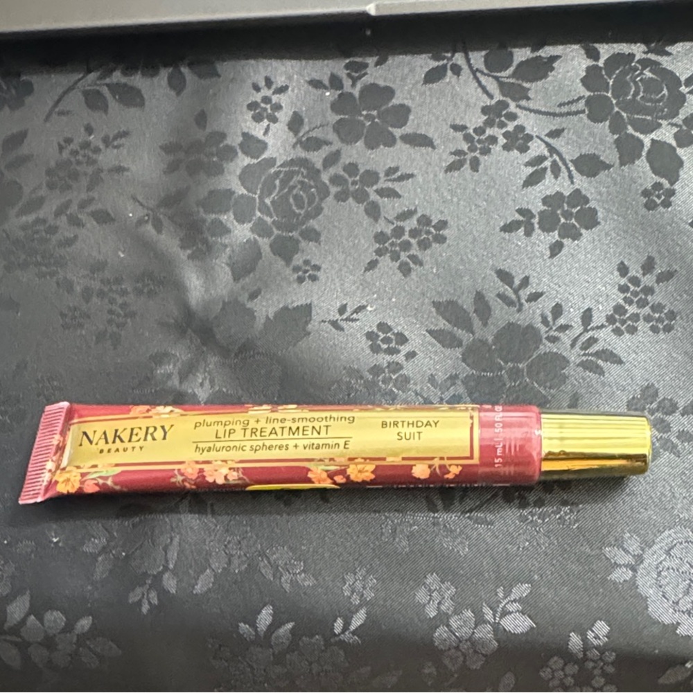 Nakery Beauty Plumping Lip Treatment in Birthday Suit (New No Box)